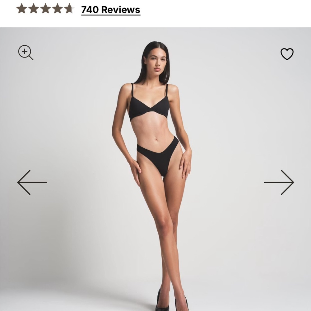 NWT SKIMS Black Fits Everybody Scoop Plunge Bra - Picture 2 of 3